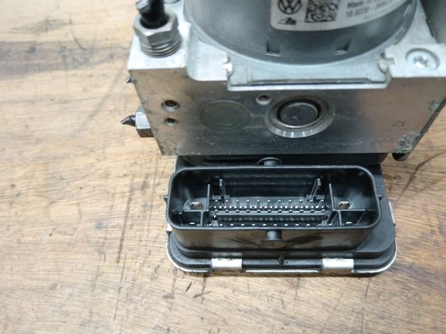 bontott VW TRANSPORTER ABS Kocka