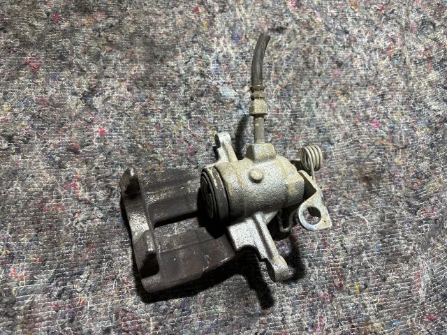 bontott VW TRANSPORTER Bal hátsó Féknyereg Munkahengerrel