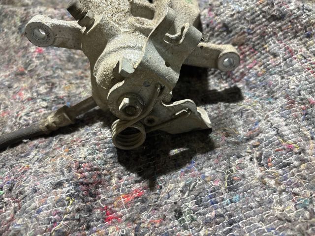 bontott VW TRANSPORTER Bal hátsó Féknyereg Munkahengerrel