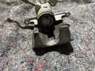 bontott VW TRANSPORTER Bal hátsó Féknyereg Munkahengerrel