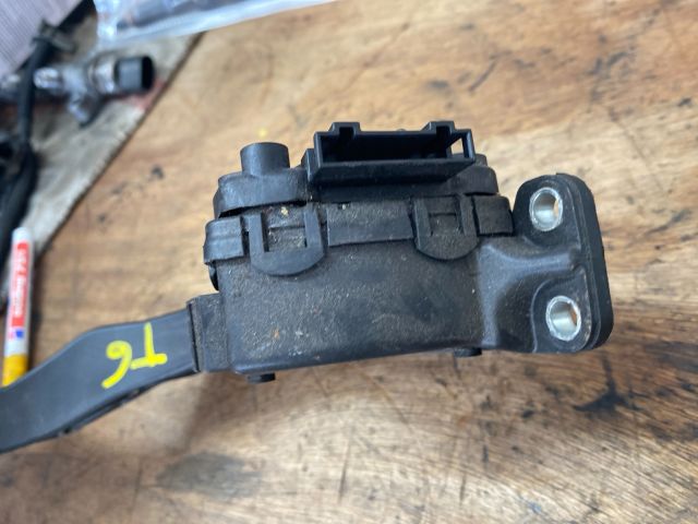 bontott VW TRANSPORTER Gázpedál (Elektromos)