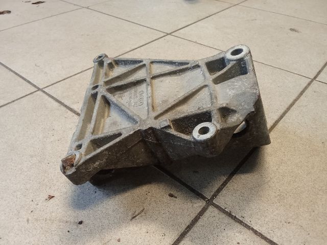 bontott VW TRANSPORTER Generátor Tartó Bak