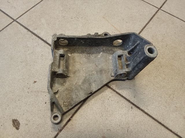 bontott VW TRANSPORTER Generátor Tartó Bak