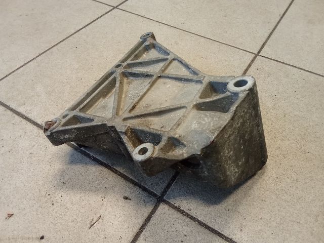 bontott VW TRANSPORTER Generátor Tartó Bak