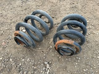 bontott VW TRANSPORTER Hátsó Rugó Pár