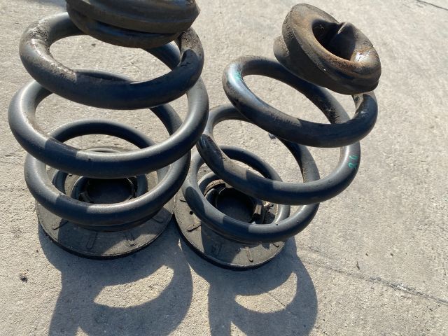 bontott VW TRANSPORTER Hátsó Rugó Pár