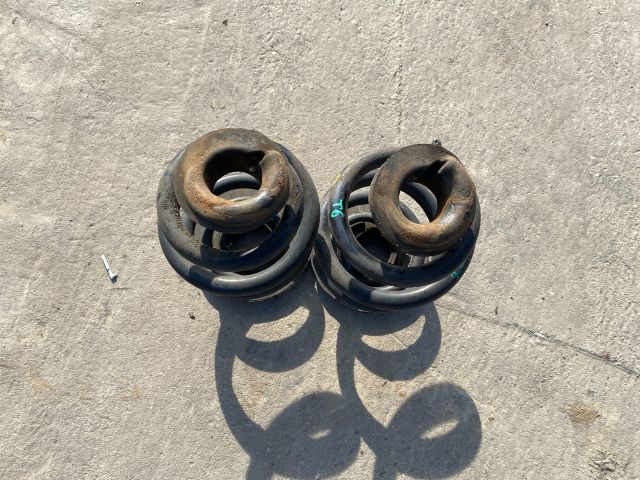 bontott VW TRANSPORTER Hátsó Rugó Pár