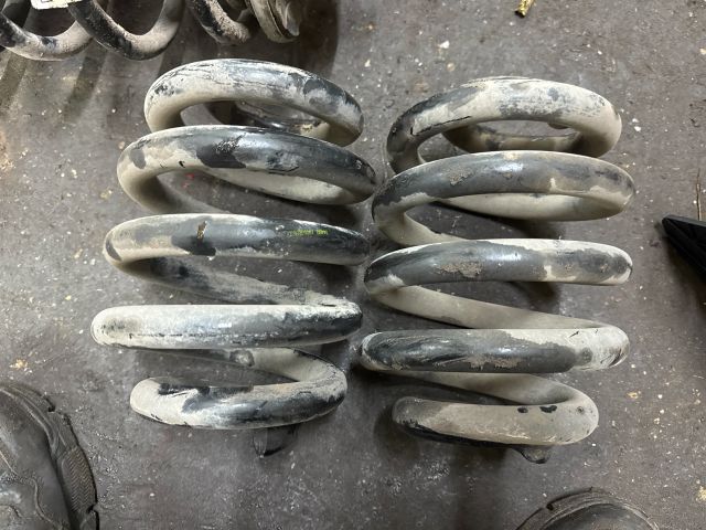 bontott VW TRANSPORTER Hátsó Rugó Pár