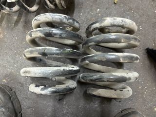 bontott VW TRANSPORTER Hátsó Rugó Pár