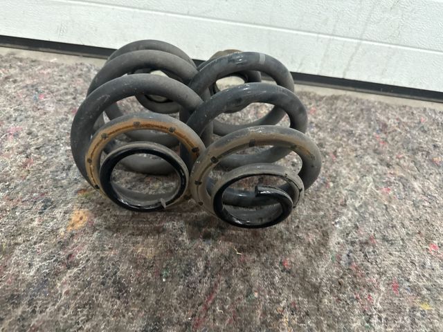 bontott VW TRANSPORTER Hátsó Rugó Pár