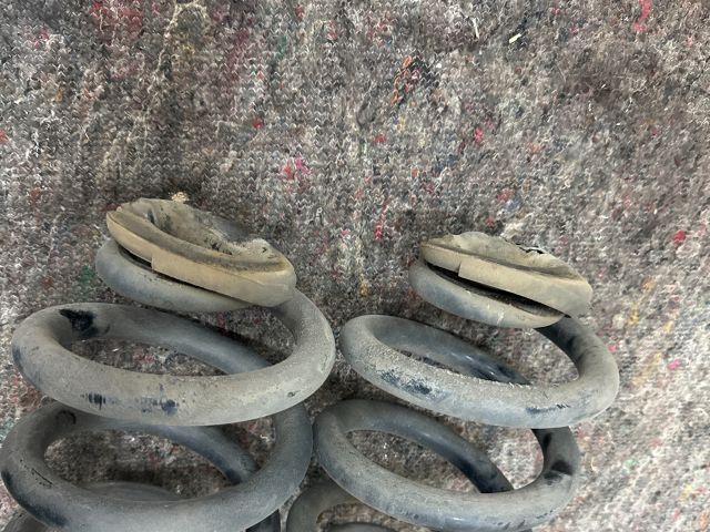 bontott VW TRANSPORTER Hátsó Rugó Pár