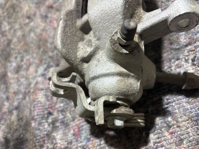 bontott VW TRANSPORTER Jobb hátsó Féknyereg Munkahengerrel