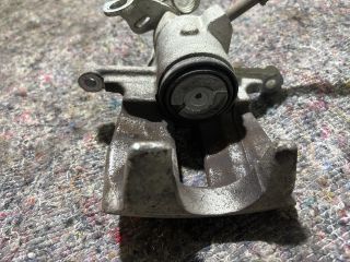 bontott VW TRANSPORTER Jobb hátsó Féknyereg Munkahengerrel