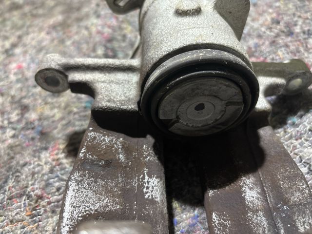 bontott VW TRANSPORTER Jobb hátsó Féknyereg Munkahengerrel