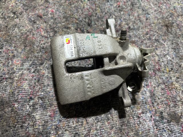 bontott VW TRANSPORTER Jobb hátsó Féknyereg Munkahengerrel