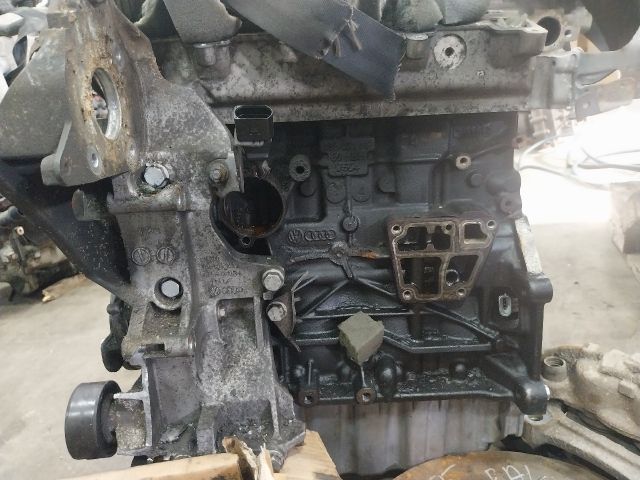 bontott VW TRANSPORTER Motor (Fűzött blokk hengerfejjel)