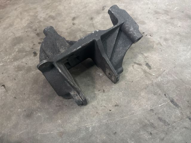 bontott VW TRANSPORTER Motor Tartó Bak (Fém)