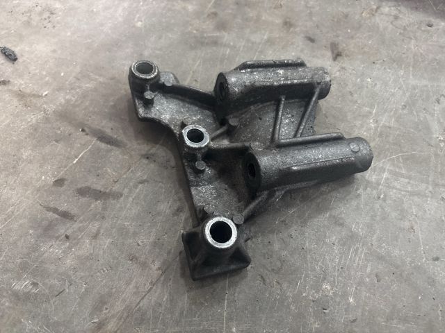 bontott VW TRANSPORTER Motor Tartó Bak (Fém)