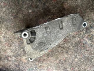 bontott VW TRANSPORTER Motor Tartó Bak (Fém)