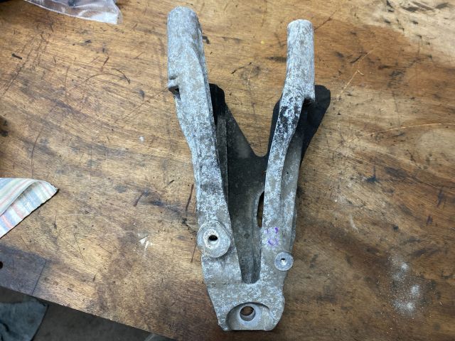 bontott VW TRANSPORTER Motor Tartó Bak (Fém)