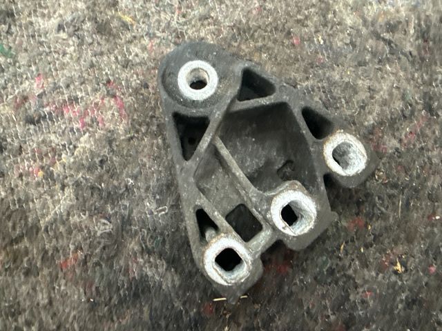 bontott VW TRANSPORTER Motor Tartó Bak (Fém)