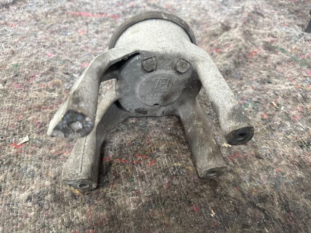 bontott VW TRANSPORTER Motor Tartó Bak (Fém)