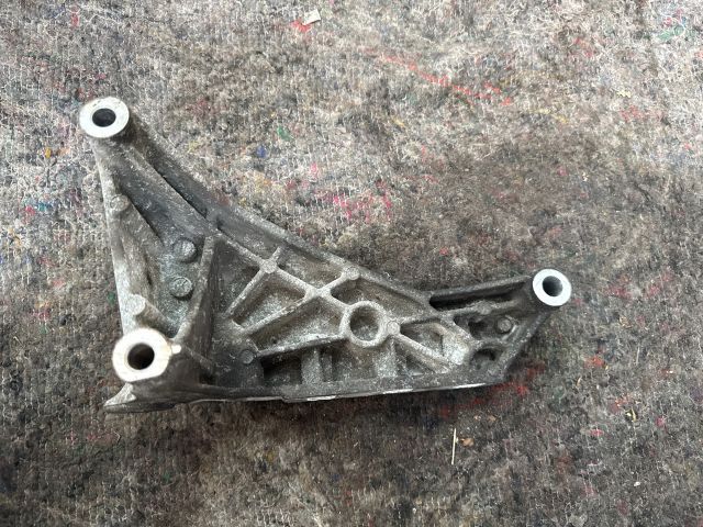 bontott VW TRANSPORTER Motor Tartó Bak (Fém)