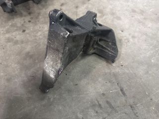 bontott VW TRANSPORTER Motor Tartó Bak (Fém)