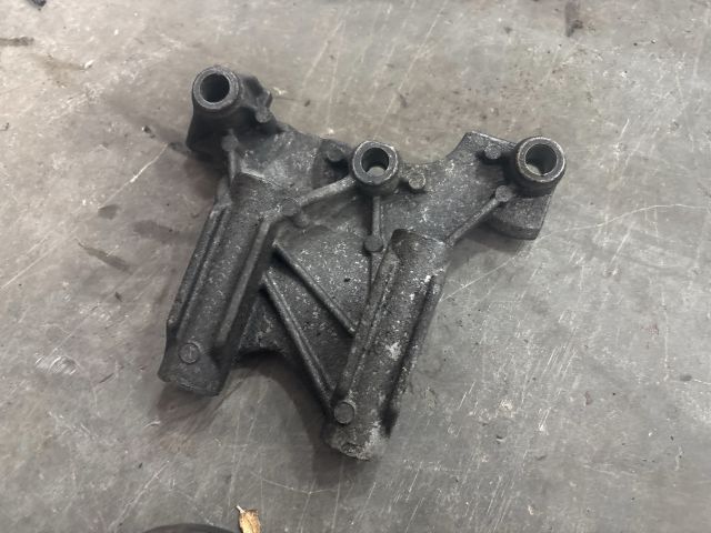 bontott VW TRANSPORTER Motor Tartó Bak (Fém)