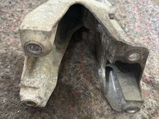 bontott VW TRANSPORTER Motor Tartó Bak (Fém)
