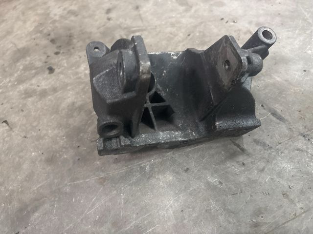 bontott VW TRANSPORTER Motor Tartó Bak (Fém)