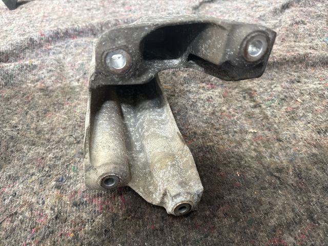 bontott VW TRANSPORTER Motor Tartó Bak (Fém)