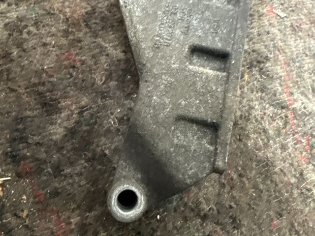 bontott VW TRANSPORTER Motor Tartó Bak (Fém)