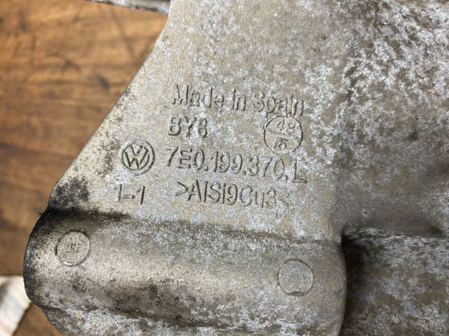 bontott VW TRANSPORTER Motor Tartó Bak (Fém)