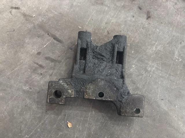 bontott VW TRANSPORTER Motor Tartó Bak (Fém)