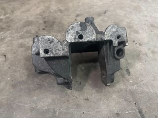 bontott VW TRANSPORTER Motor Tartó Bak (Fém)