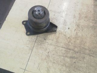 bontott VW TRANSPORTER Motor Tartó Bak Jobb