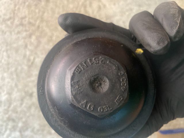 bontott VW TRANSPORTER Olajszűrő Kupak