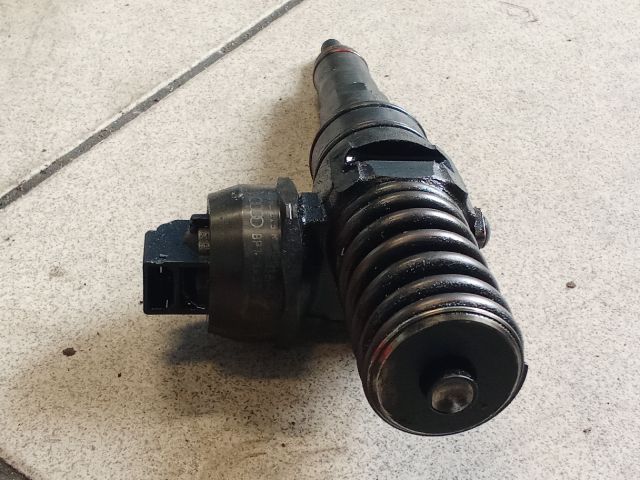 bontott VW TRANSPORTER Porlasztó Sor / Híd