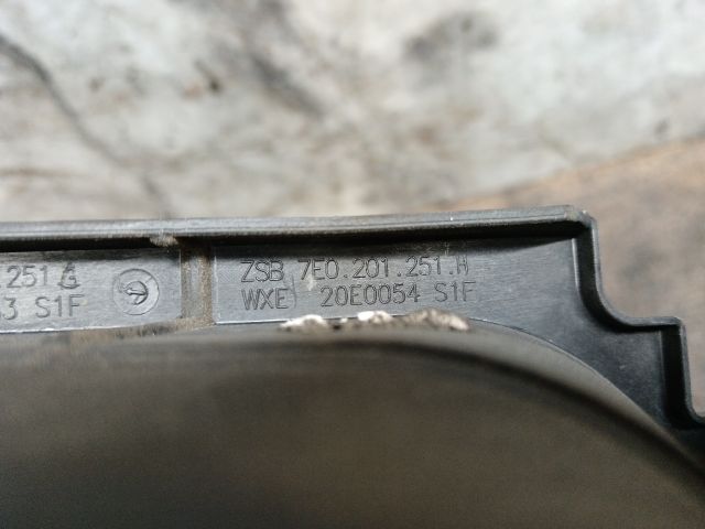 bontott VW TRANSPORTER Tankbetöltő Cső Burkolat