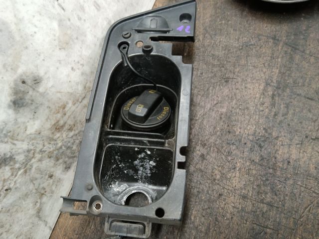 bontott VW TRANSPORTER Tankbetöltő Cső Burkolat