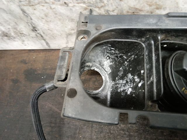 bontott VW TRANSPORTER Tankbetöltő Cső Burkolat