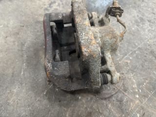 bontott VW TRANSPORTER Bal első Féknyereg Munkahengerrel