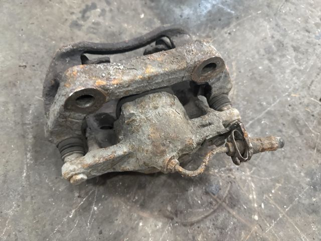 bontott VW TRANSPORTER Bal első Féknyereg Munkahengerrel