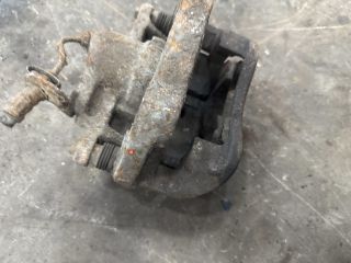 bontott VW TRANSPORTER Bal első Féknyereg Munkahengerrel