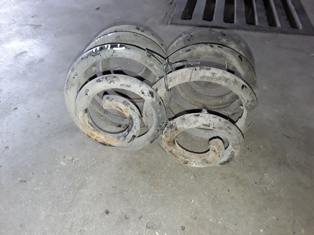 bontott VW TRANSPORTER Hátsó Rugó Pár