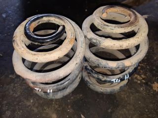 bontott VW TRANSPORTER Hátsó Rugó Pár