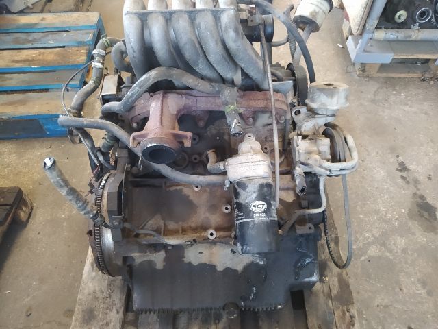 bontott VW TRANSPORTER Motor (Fűzött blokk hengerfejjel)