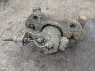 bontott VW TRANSPORTER Jobb első Féknyereg Munkahengerrel