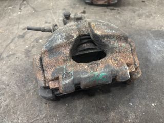 bontott VW TRANSPORTER Jobb első Féknyereg Munkahengerrel